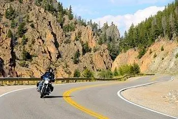 Байерс-Каньон, недалеко от Хот-Салфер-Спрингс, Колорадо.