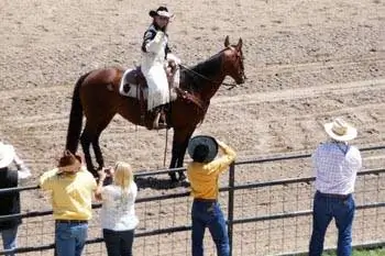 Вайоминг: Пограничные дни Шайенна оживляют Старый Запад
