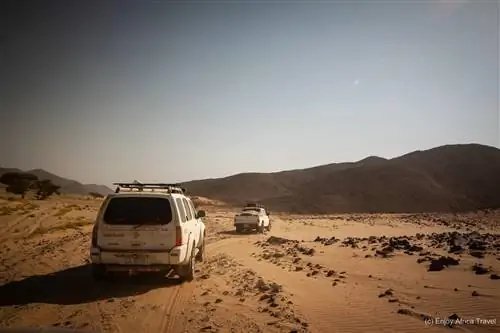 Отправляйтесь в бескрайнюю пустыню Судана. www.ourwildjourney.com фотографии.