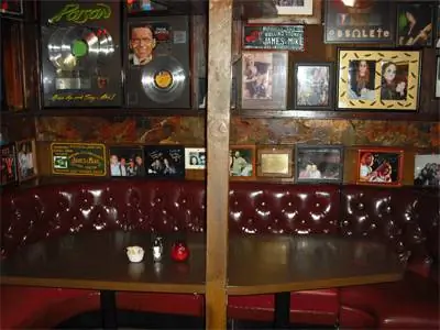 Стенд в Rainbow, LA.