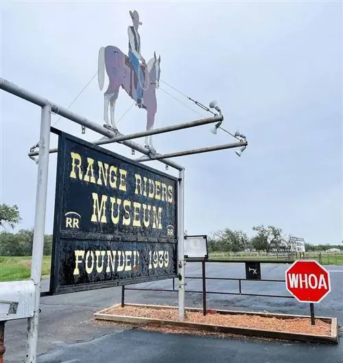 Музей Range Riders в Майлз-Сити - городская достопримечательность, в которой представлены сотни экспонатов из истории Монтаны.