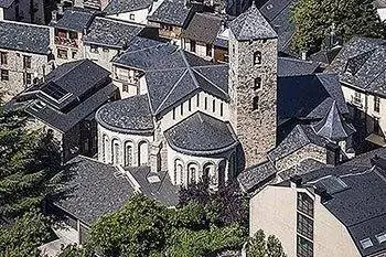 Шопинг, катание на лыжах и достопримечательности в Андорре