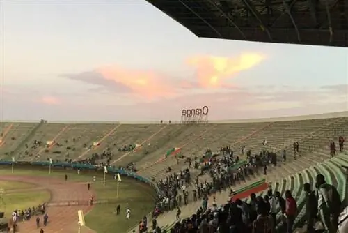 Любимый вид спорта Сенегала, La Lutte, с господином президентом