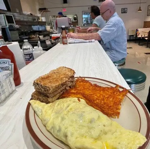 Западный омлет Sneddons Luncheonette