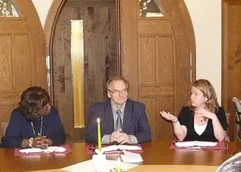 Доктор Райнер Хазелофф, премьер-министр Саксонии Арнхальт, с Мэрилин Уайт из журнала Precious Times и Александрой фон Рамин из TourComm Germany