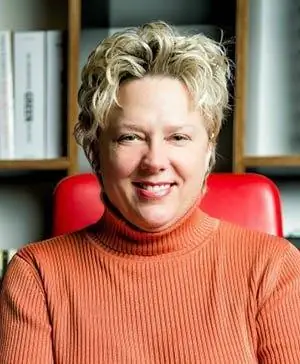 Валери Грабб, автор книги «Самолеты, трости и автомобили». Путешествие с пожилыми родителями