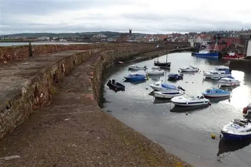 Гавань в Данбаре, Шотландия.