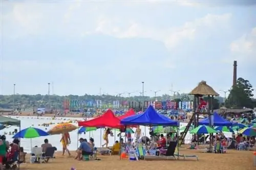 Пляж Сан-Хосе - это место, где можно побывать после 15:00 в Энкарнасьоне.