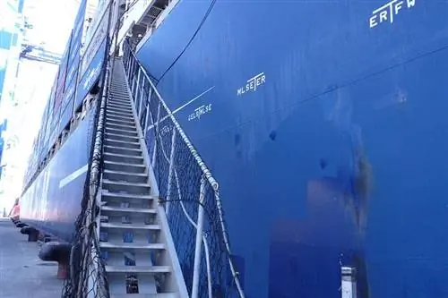 Путешествуйте на грузовом судне, вот мой большой синий дом на много-много недель.