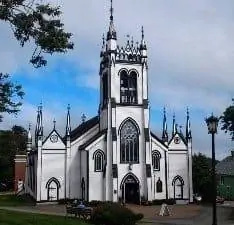 Поразительная церковь Святого Иакова в Луненбурге, которая была полностью перестроена после того, как пожар уничтожил первоначальное здание 1800-х годов.