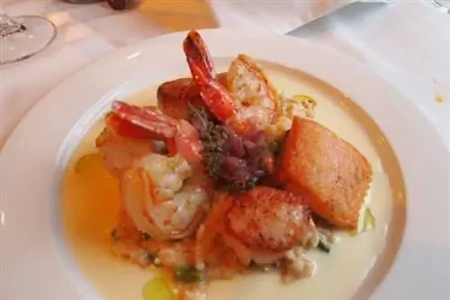 Ресторан Five Fishermen в Галифаксе - морепродукты просто сорвались с крючка!