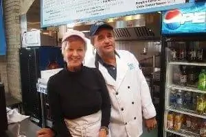 Владельцы Fergies Fish and Chips at the Forks.