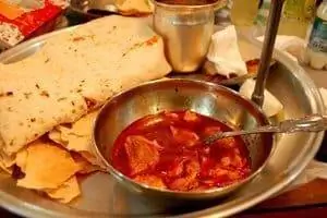 Ужин Дизи в Абьяне, Иран.