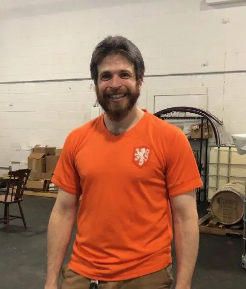 Коби Швейдер из Vermont Vermouth. Фотографии Меган Ментук.