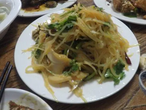 Раковина и картофель в ресторане R Lee в Даляне, Китай. https://readmytastebuds.blogspot.com