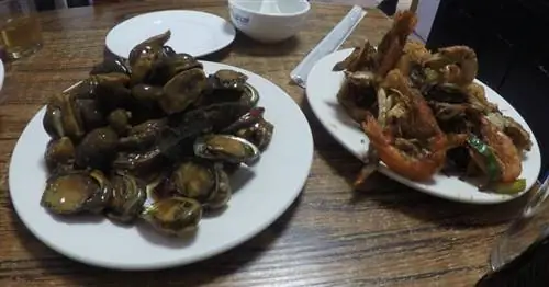 морское ушко и креветка