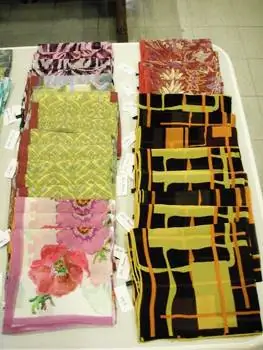 Чистый шелк в Jolie Femme, Чиангмай, Таиланд.