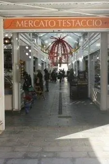 Mercato Testaccio открылся на нынешнем месте в 2012 году, спустя почти 100 лет на соседней площади Piazza Testaccio.