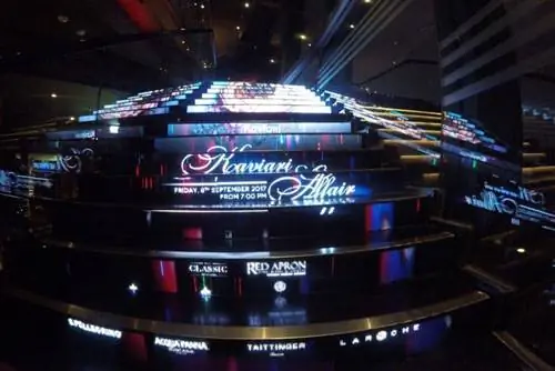 Вход в бар Chill Sky в Хошимине.