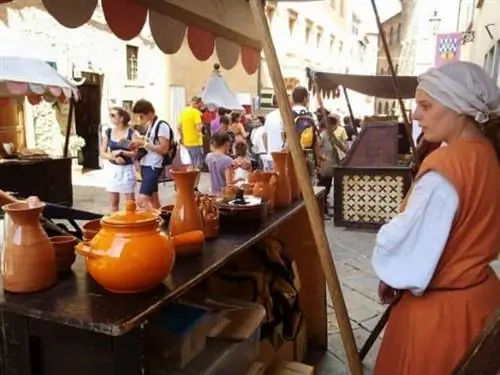 Шоппинг в деревне.