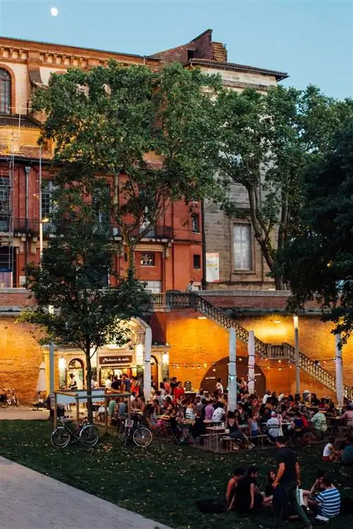 Quai de la Daurade, центр Тулузы. Эмили Эйхенн / Toulouse Tourist photo