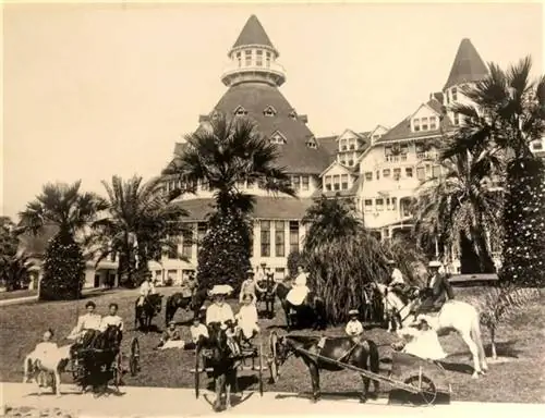 Исторический отель Del Coronado, построенный в 1888 году.