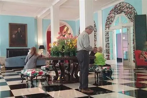 Главный вестибюль отеля Greenbrier