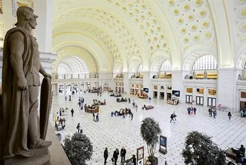 Union Station обслуживает Вашингтон, округ Колумбия, с момента его постройки в 1908 году.