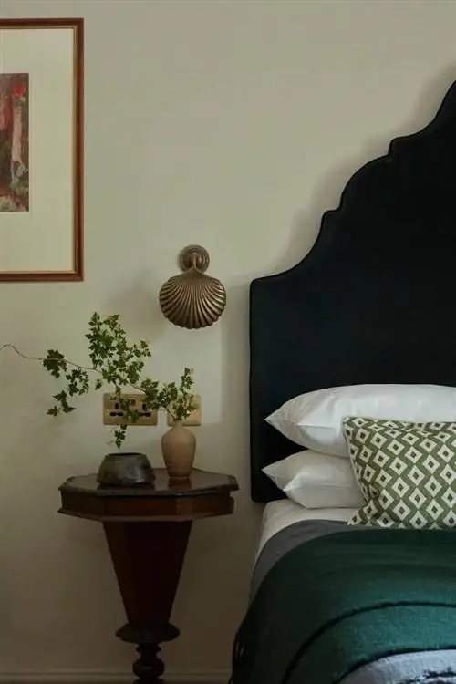 Спальни в отеле The Victorian House оформлены в индивидуальном стиле.