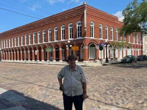 Стив Стэмбергер в Ибор-Сити.