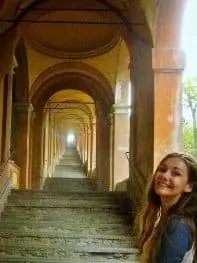 666 ступеней в Святилище Сан-Лука.