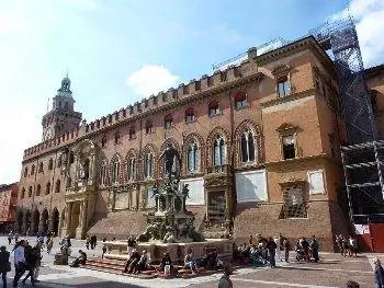 Главная площадь Болоньи.