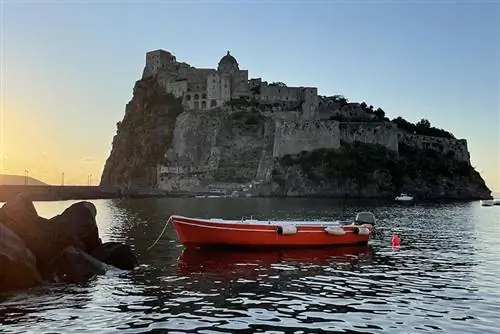 Искья, скрытая жемчужина Тирренского моря