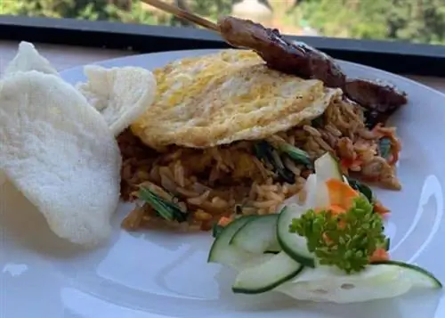 специальный обед Эмбер Томас