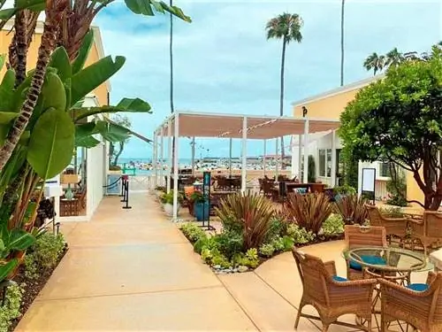 Вид на гавань из отеля Pavilion на Каталине.