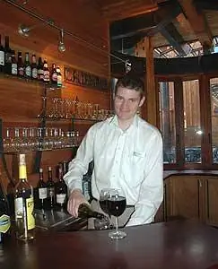 Бар в Cedar House на озере Тахо.