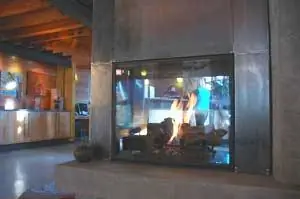 Вестибюль в Cedar House