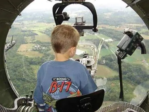 Экскурсия Wings of Freedom в музее Frontiers of Flight