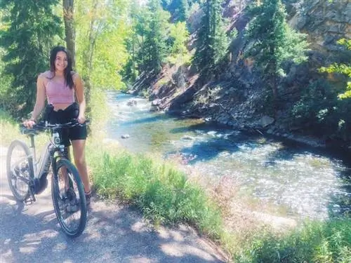 на велосипеде