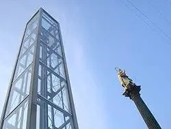 Лифт, который доставит вас лицом к лицу со статуей Мадонны.