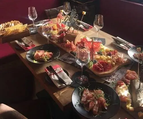 Австрия славится своим спеком, здесь в Tre Culinaria вас ждет элегантное блюдо.