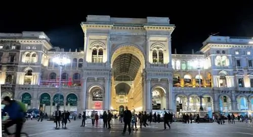 Galleria Vittorio Emanuele II, центр города Милана, северной столицы. Фотографии Таба Хаузера.