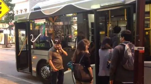 В Перте есть бесплатные автобусы и широкая сеть других вариантов общественного транспорта для его жителей.