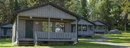 Brändön Lodge - прекрасное место для проживания в этом районе между сверкающей водой и высокими деревьями.