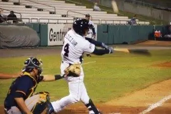 Montgomery Biscuits принимает Tennessee Smokeys в Севьервилле, штат Теннесси.