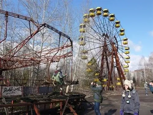 Парк развлечений в Чернобыле, Украина. На фото Никола Дэвис.