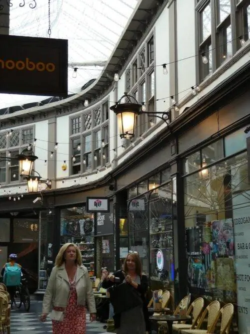 Morgan Arcade, центр Кардиффа, юго-восточный Уэльс