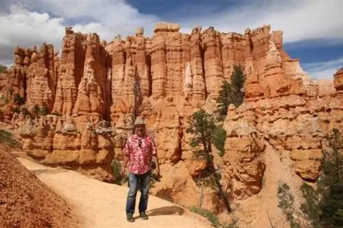 Ник Контис в Брайс-Каньоне, штат Юта. Ник Контис в Брайс-Каньоне, штат Юта.