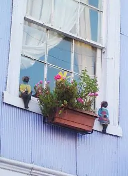 Окно в Вальпараисо