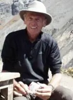 Роберт Пейнтер делает перерыв на печенье Hulee.